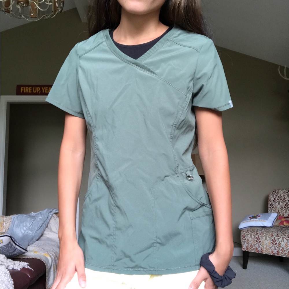 Cherokee Infinity Scrub Top